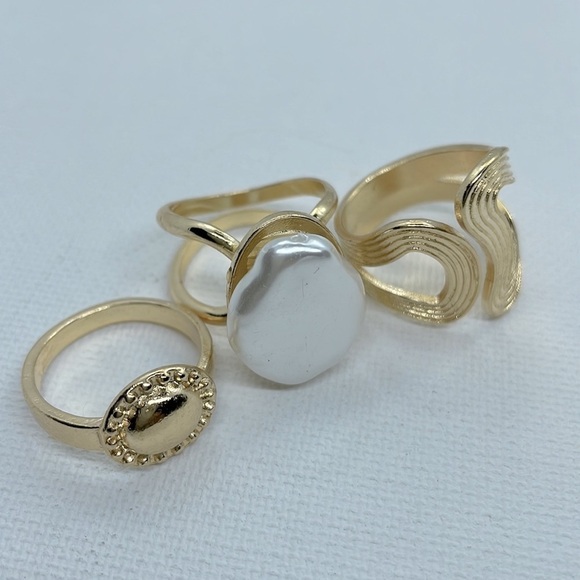 Geo Large Pearl Gold Layering Rings - Picture 12 of 13